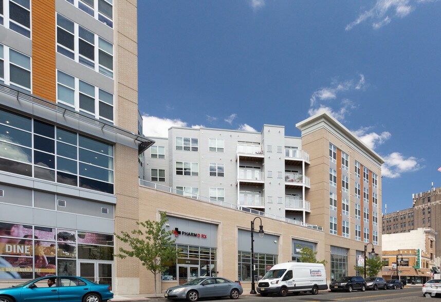 More Photos Of 300 Glenwood Ave, Bloomfield Apartments For Lease