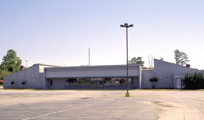 More Photos Of 2692 Sandy Plains Rd, Marietta General Retail For Lease