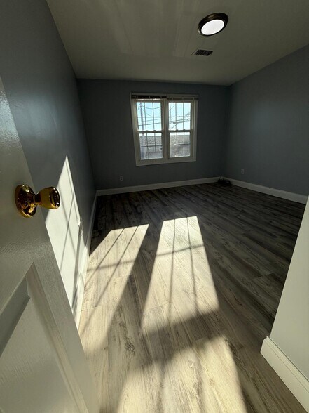 More Photos Of 10-26 Saratoga Ave, Pawtucket Apartments For Sale