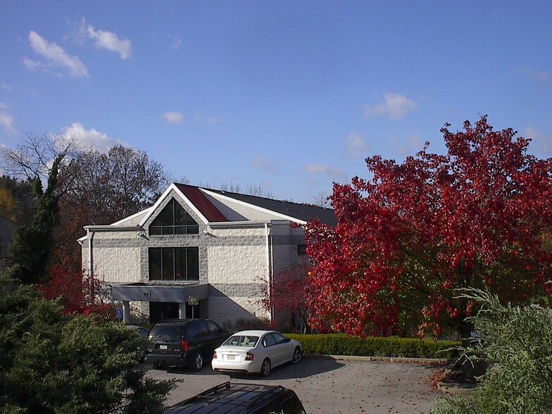 Primary Photo Of 993 Brodhead Rd, Coraopolis Medical For Lease