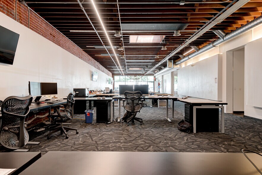 More Photos Of 706-708 W Sheridan Ave, Oklahoma City Office For Lease