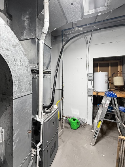 More Photos Of 614 Railroad St SE, Bemidji Office For Sale