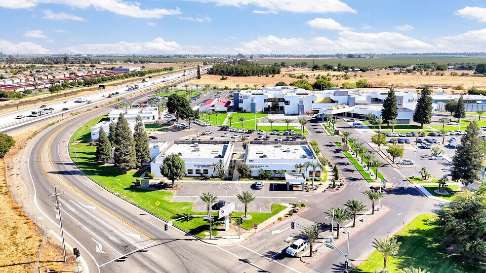 More Photos Of 1260 E Almond Ave, Madera Medical For Sale