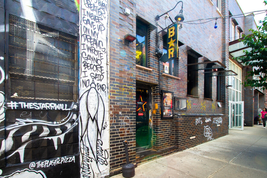 Primary Photo Of 214 Starr St, Brooklyn Bar For Lease