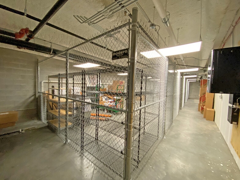 More Photos Of 5111-5115 W JB Hunt Dr, Rogers Unknown For Lease