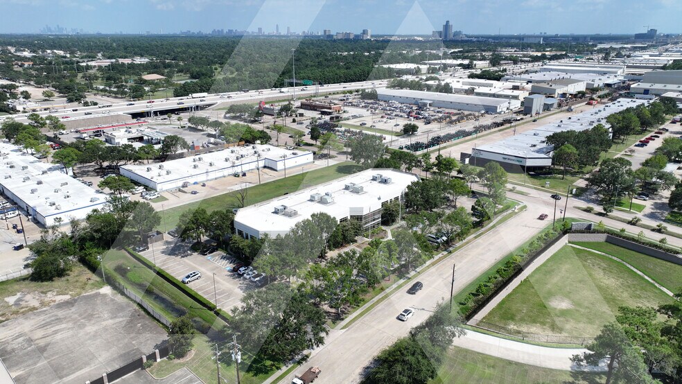 More Photos Of 10750 Hammerly Blvd, Houston Office For Lease