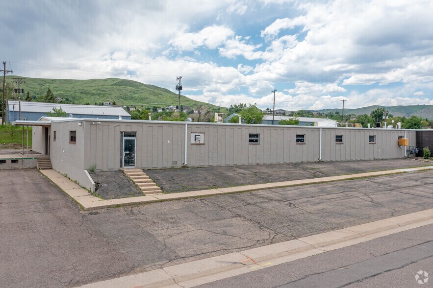 More Photos Of 15850 W 5th Ave, Golden Manufacturing For Lease