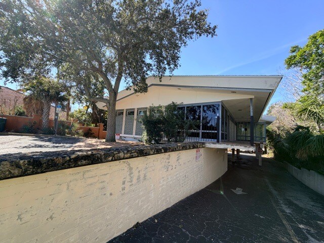 More Photos Of 523 N Peninsula Dr, Daytona Beach Office For Sale