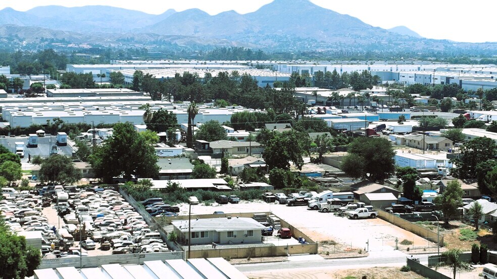 More Photos Of 771 San Jacinto St, San Bernardino Distribution For Sale