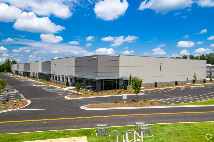 More Photos Of 6520 Corporate Ct, Alpharetta Manufacturing For Lease