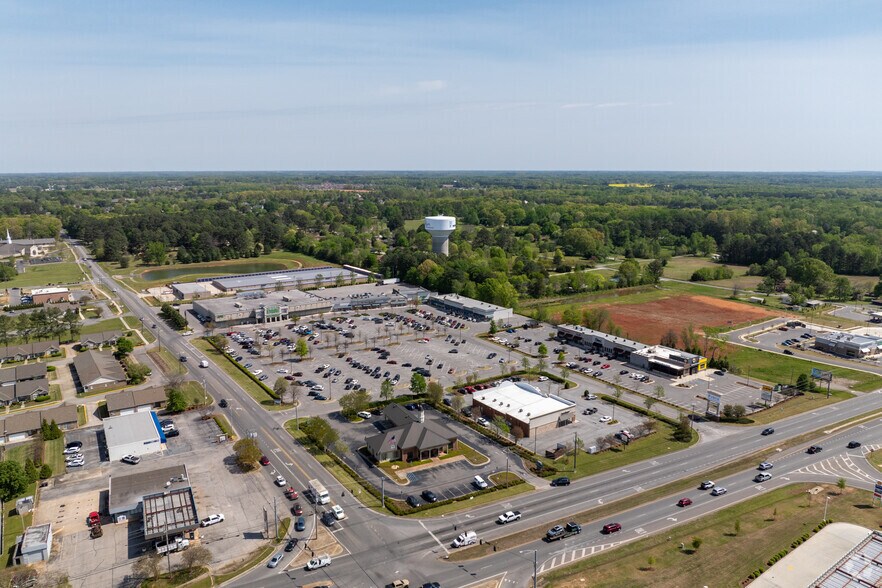 More Photos Of 22031-22083 US Highway 72, Athens Freestanding For Lease