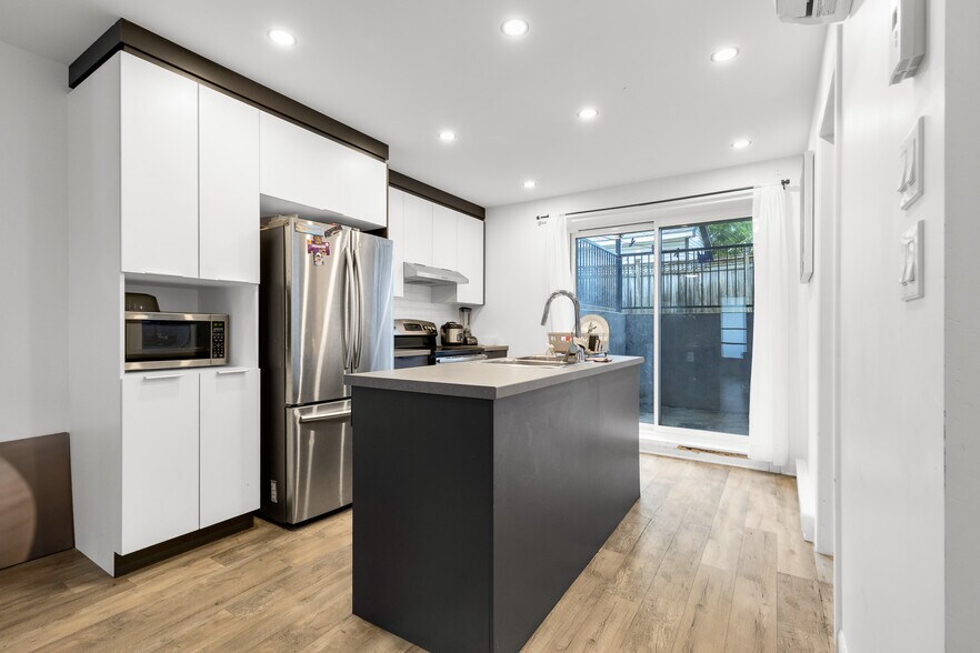 More Photos Of 1603-1607 Rue Godin, Longueuil Apartments For Sale