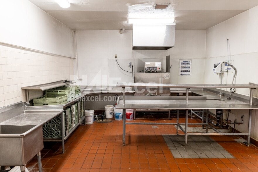 More Photos Of 287 N Lake Powell Blvd, Page Hotel For Sale