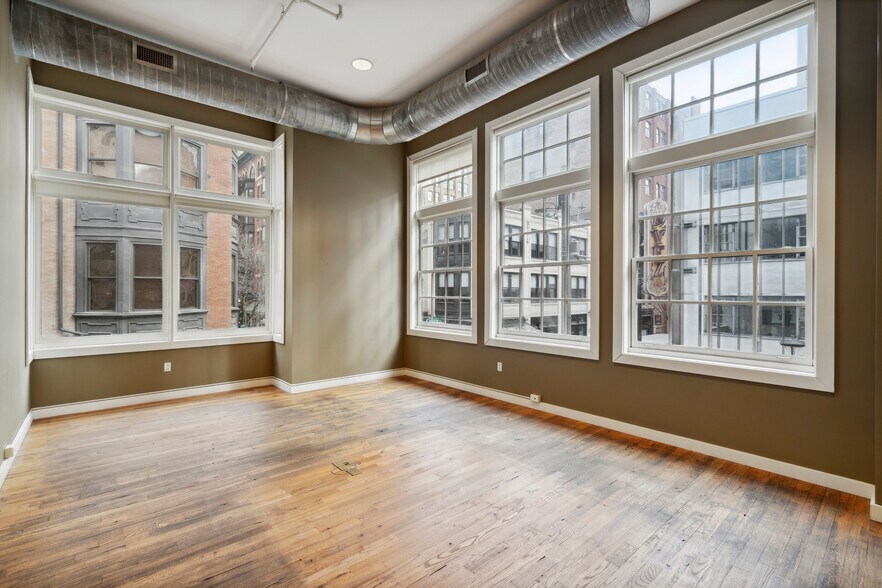 More Photos Of 114-120 S 13th St, Philadelphia Office For Lease