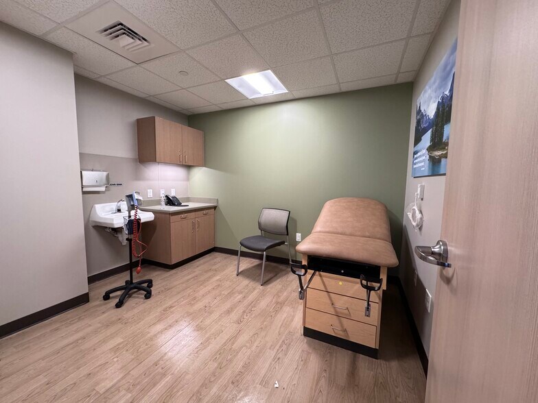 More Photos Of 1414 W 4th St, Brooklyn Apartments For Lease