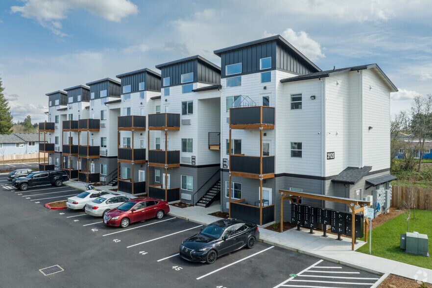 More Photos Of 3910-3940 Cherry Ave NE, Keizer Storefront Retail Office For Lease