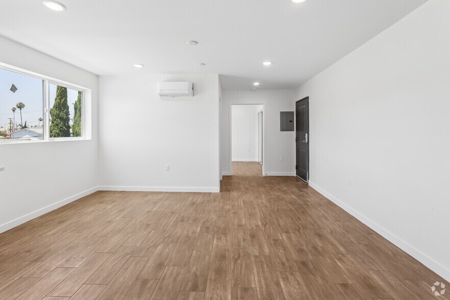 More Photos Of 833 W 84th St, Los Angeles Apartments For Sale
