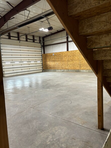 More Photos Of 659 N Yellowstone Hwy, Rigby Flex For Lease