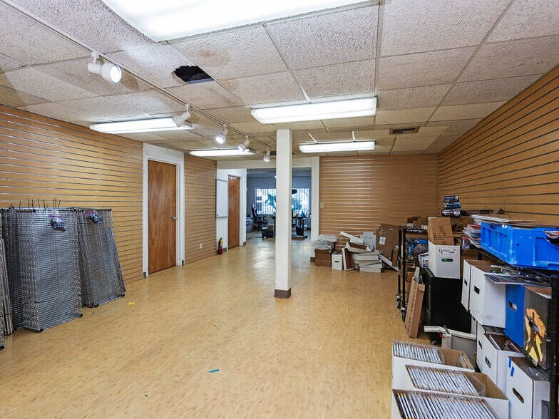 More Photos Of 4708-4710 W Magnolia Blvd., Burbank General Retail For Sale