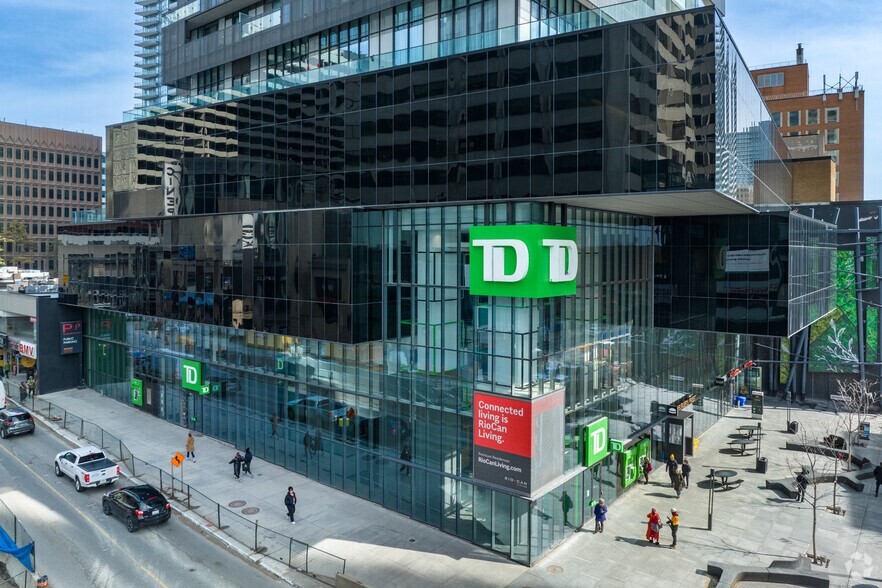 More Photos Of 2 Eglinton Av E, Toronto Apartments For Lease