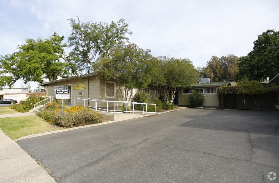 More Photos Of 2920 H St, Bakersfield Medical For Lease