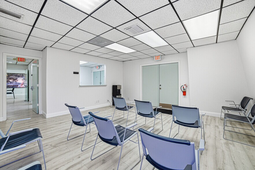 More Photos Of 2929 N University Dr, Coral Springs Medical For Sale