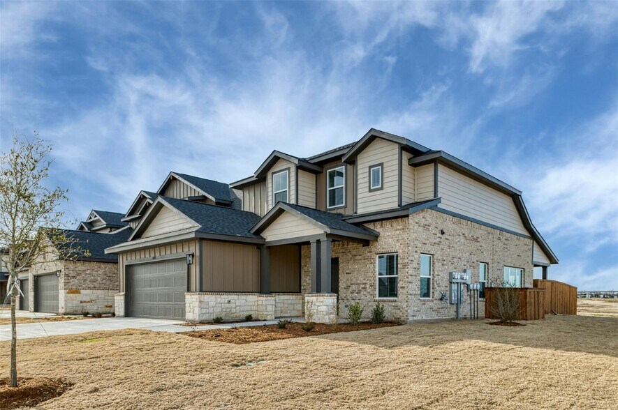 More Photos Of 4405 Clovis Ct, Midlothian Apartments For Sale