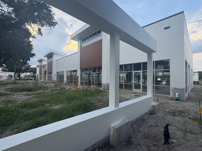 More Photos Of 2521 Partin Settlement Rd, Kissimmee Storefront Retail Office For Lease