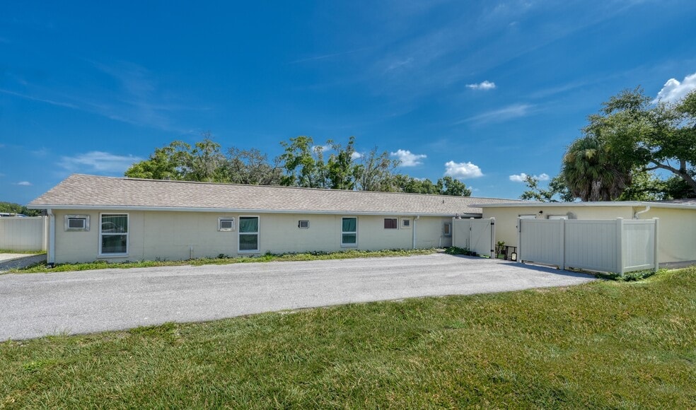 More Photos Of 4615 Hesperides, Tampa Apartments For Sale