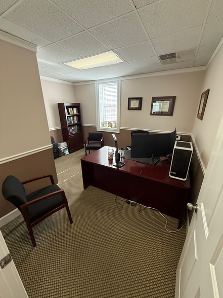 More Photos Of 1827 Powers Ferry Rd SE, Atlanta Office For Sale