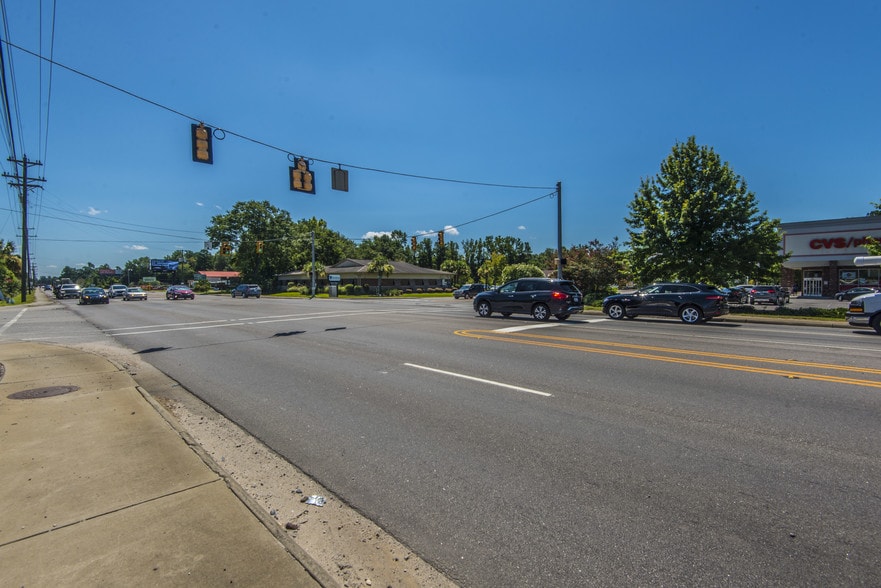 More Photos Of 1950 N Main St, Summerville Convenience Store For Sale