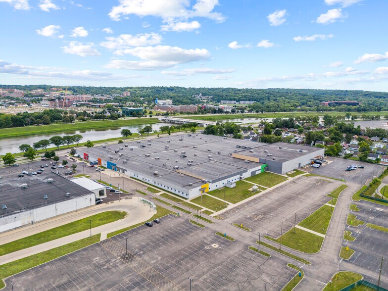 More Photos Of 1133 S Edwin C Moses Blvd, Dayton Office For Sale