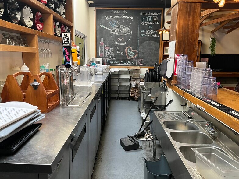 More Photos Of 7455 Melrose Ave, Los Angeles Restaurant For Lease