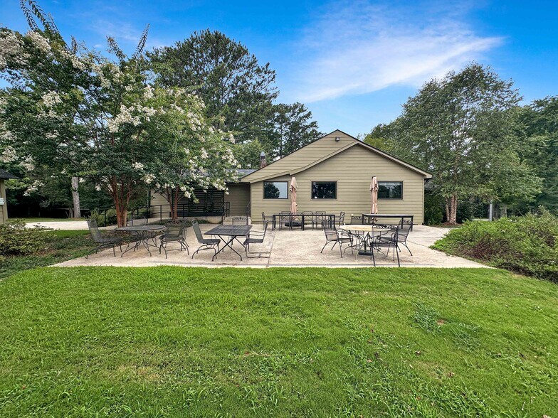 More Photos Of 8400 Atlanta Newnan Rd, Chattahoochee Hills Lodge Meeting Hall For Sale