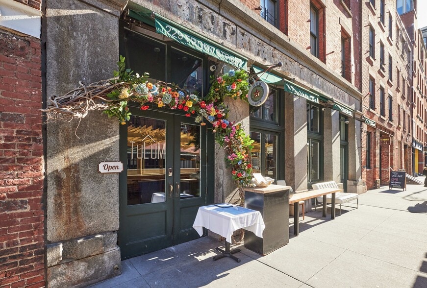 Primary Photo Of 229 Front St, New York Apartments For Lease