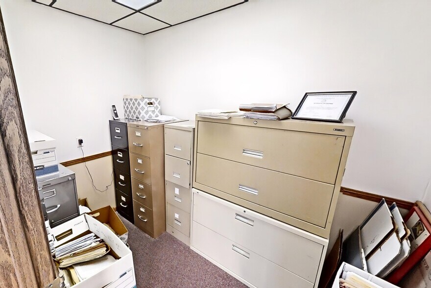 More Photos Of 103-105 E 27th St, Hays Office For Sale