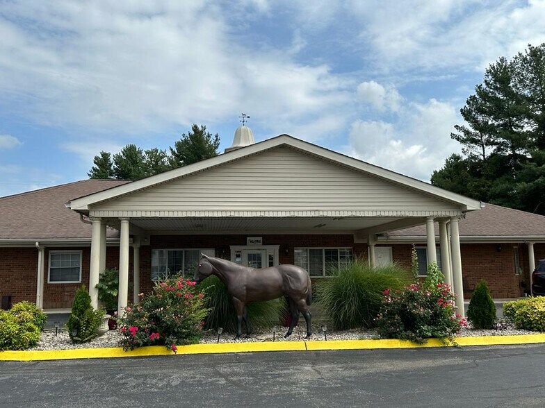 More Photos Of 1500 Edmonton Rd, Tompkinsville Hotel For Sale