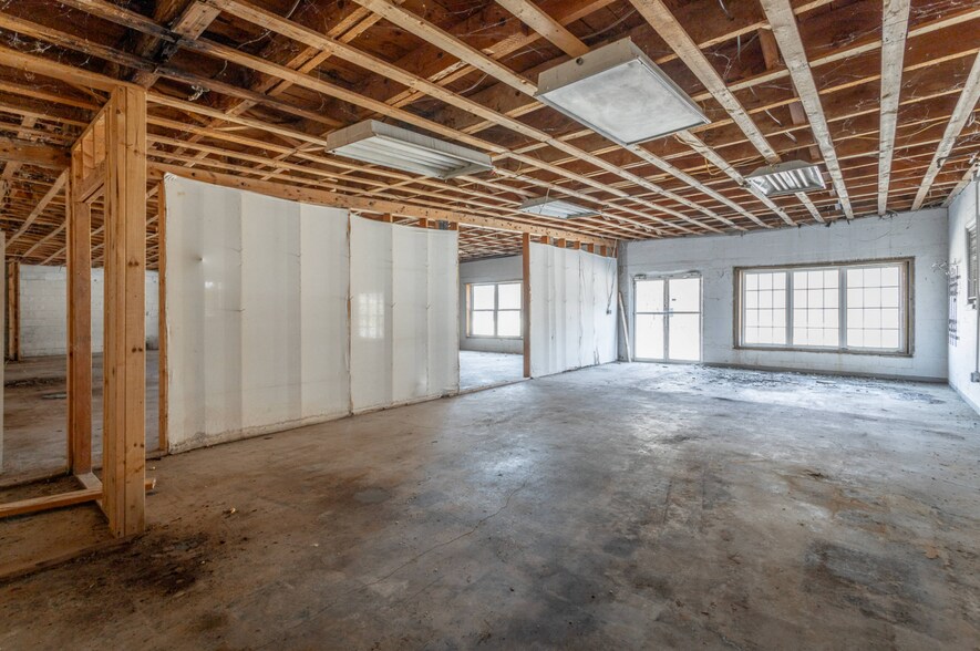 More Photos Of 9439 Hixson Pike, Soddy Daisy Convenience Store For Sale