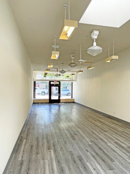 More Photos Of 2924-2926 College Ave, Berkeley Storefront For Lease