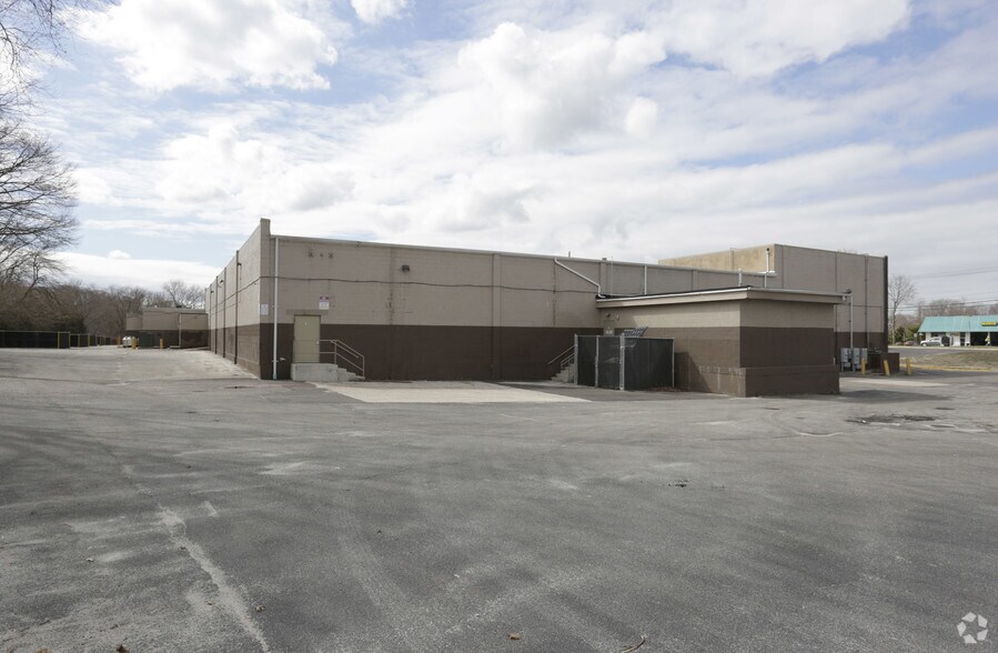 More Photos Of 624-640 Middle Country Rd, Selden Storefront For Lease