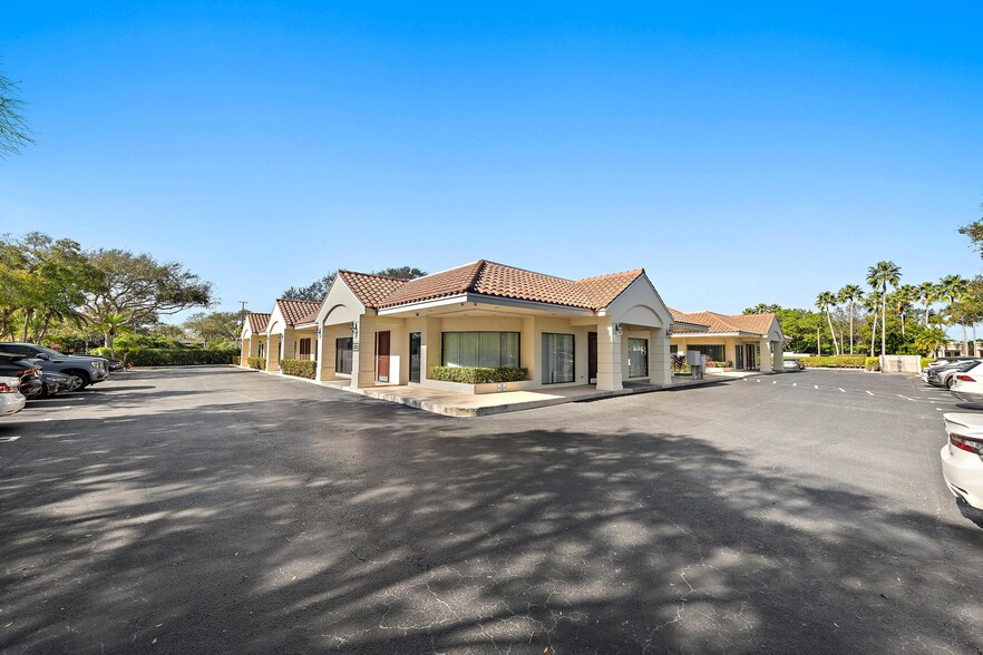 More Photos Of 5 Harvard Cir, West Palm Beach Office For Sale