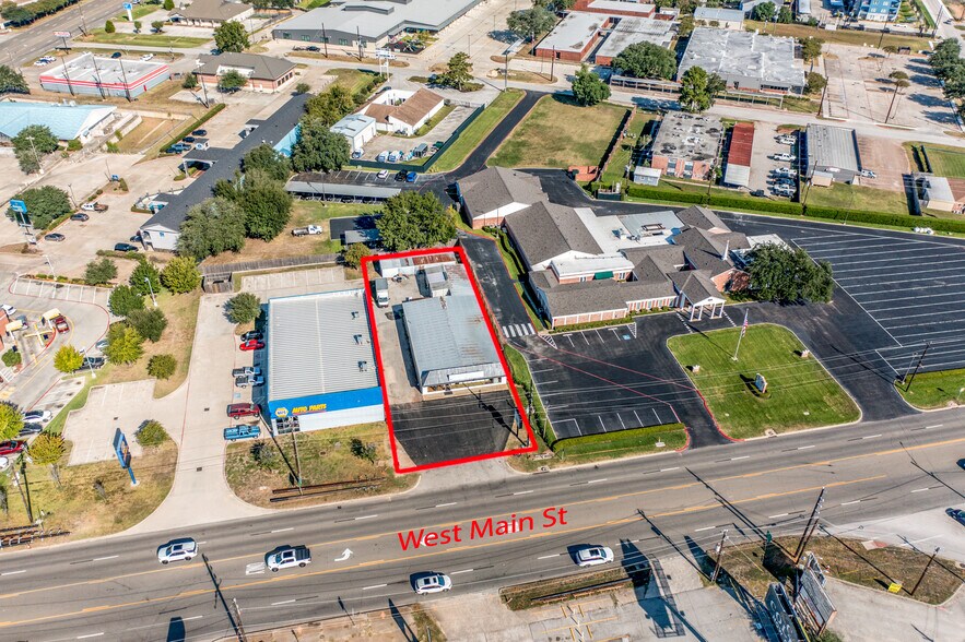 More Photos Of 1404 W Main St, Tomball Freestanding For Sale
