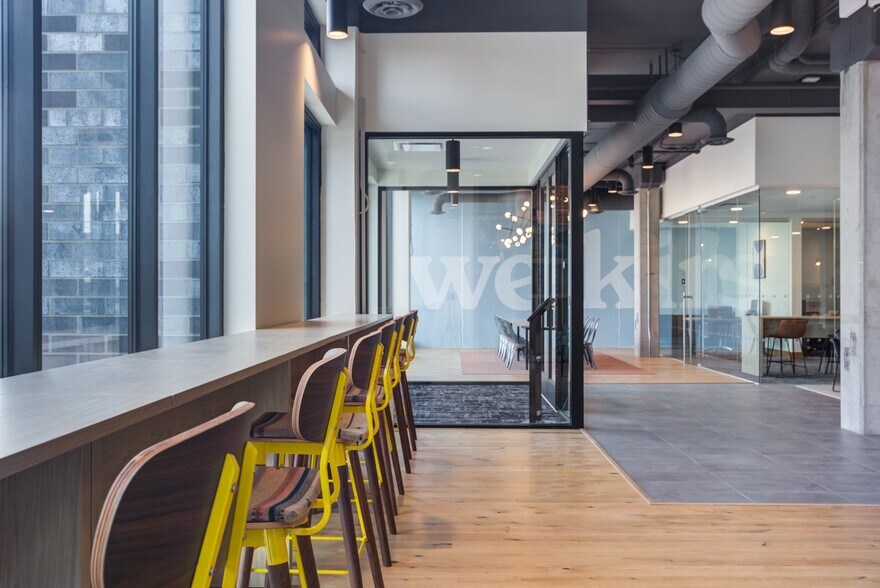 More Photos Of 1425 Ellinwood Ave, Des Plaines Apartments For Lease