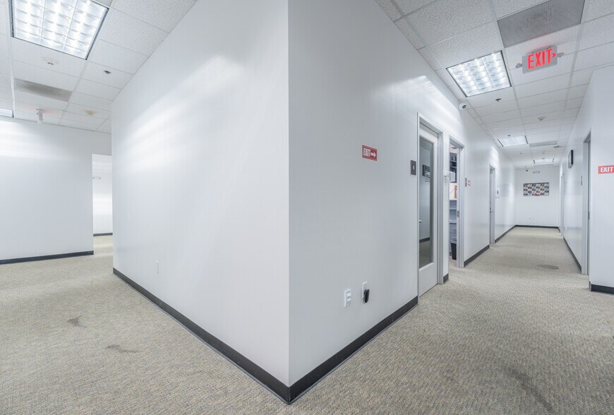 More Photos Of 2110 E Governors Cir, Houston Light Manufacturing For Sale