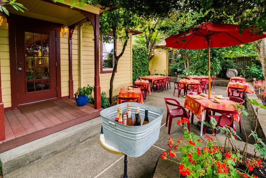 More Photos Of 729 NE 3rd St, Mcminnville Restaurant For Sale