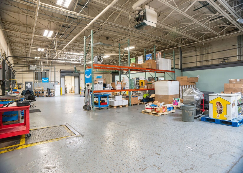 More Photos Of 2733 W Harrison St, Chicago Warehouse For Sale