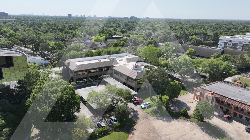 More Photos Of 16000 Barkers Point Ln, Houston Office For Lease