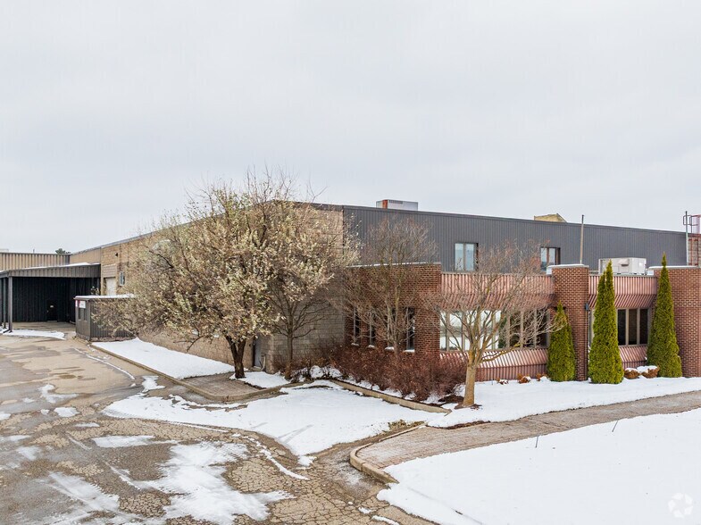 Primary Photo Of 1615 Bishop St N, Cambridge Warehouse For Lease