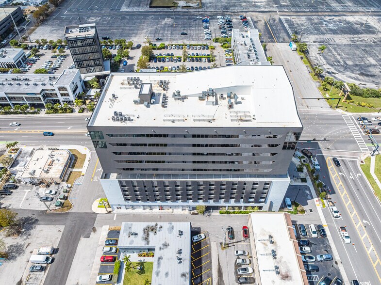 More Photos Of 800 N Federal Hwy, Hallandale Beach Office For Sale