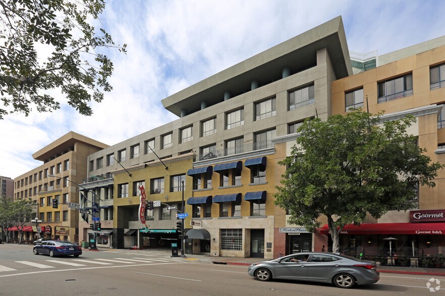 More Photos Of 810 4th Ave, San Diego Apartments For Lease